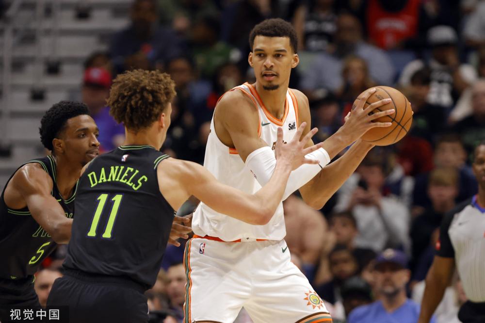 球划出了一 球划出了一